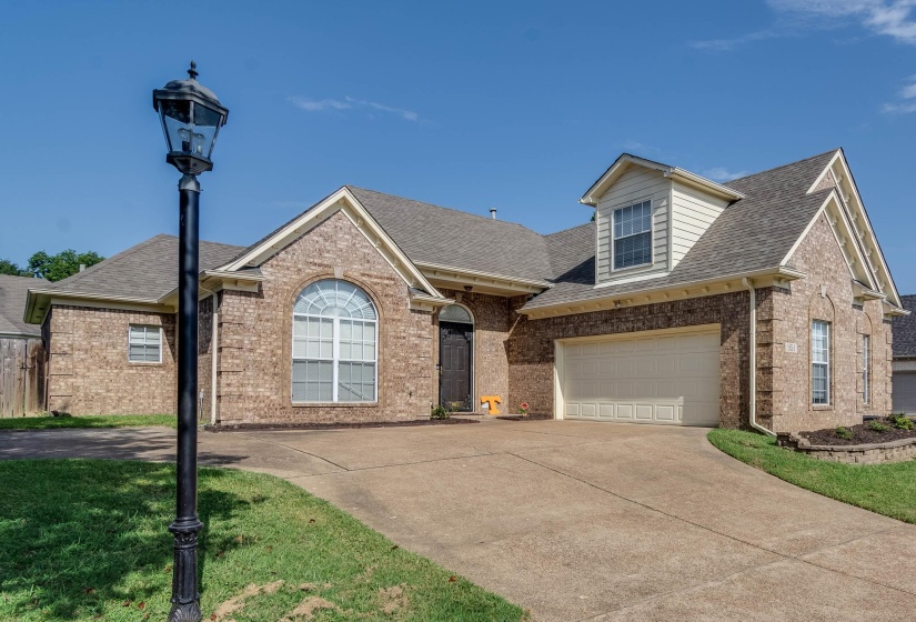 951 NESTING WOOD CIR, Memphis, Tennessee 38018, 4 Bedroom Bedrooms, 6 Room Rooms,2 BathroomBathrooms,Residential,For Sale,NESTING WOOD,0,10228646