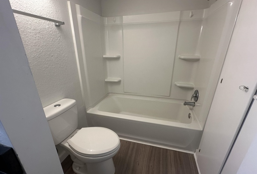 1727 RIDGE OAK PL, Memphis, Tennessee 38120, 2 Bedroom Bedrooms, 5 Room Rooms,1.1 BathroomBathrooms,Residential,For Sale,RIDGE OAK,0,10228649