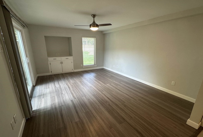 1727 RIDGE OAK PL, Memphis, Tennessee 38120, 2 Bedroom Bedrooms, 5 Room Rooms,1.1 BathroomBathrooms,Residential,For Sale,RIDGE OAK,0,10228649