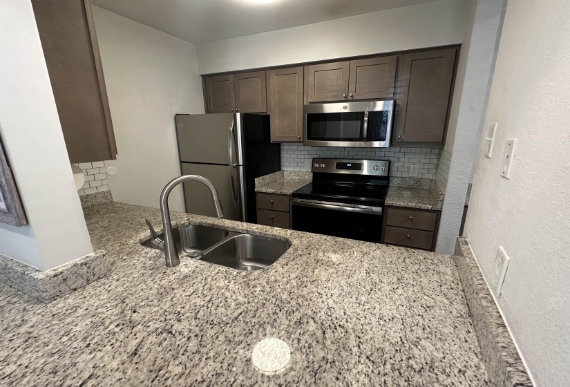 1727 RIDGE OAK PL, Memphis, Tennessee 38120, 2 Bedroom Bedrooms, 5 Room Rooms,1.1 BathroomBathrooms,Residential,For Sale,RIDGE OAK,0,10228649