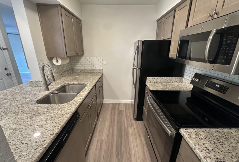 1727 RIDGE OAK PL, Memphis, Tennessee 38120, 2 Bedroom Bedrooms, 5 Room Rooms,1.1 BathroomBathrooms,Residential,For Sale,RIDGE OAK,0,10228649