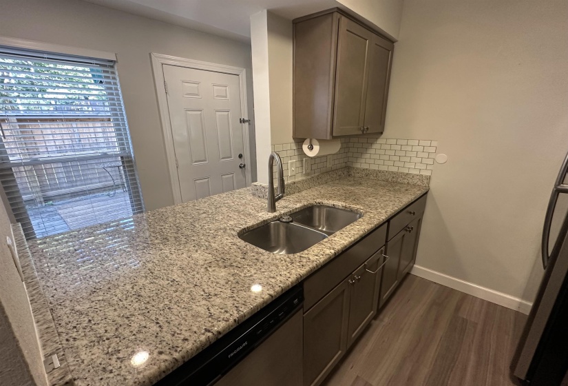 1727 RIDGE OAK PL, Memphis, Tennessee 38120, 2 Bedroom Bedrooms, 5 Room Rooms,1.1 BathroomBathrooms,Residential,For Sale,RIDGE OAK,0,10228649