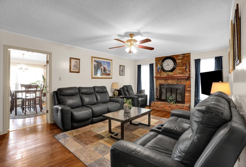 4570 CRAIGMONT DR, Memphis, Tennessee 38128, 4 Bedroom Bedrooms, 6 Room Rooms,2 BathroomBathrooms,Residential,For Sale,CRAIGMONT,0,10228650