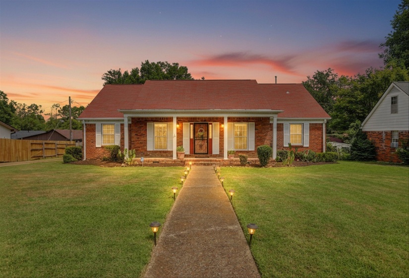 4570 CRAIGMONT DR, Memphis, Tennessee 38128, 4 Bedroom Bedrooms, 6 Room Rooms,2 BathroomBathrooms,Residential,For Sale,CRAIGMONT,0,10228650