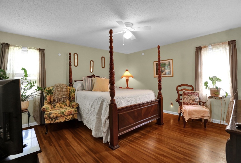 4570 CRAIGMONT DR, Memphis, Tennessee 38128, 4 Bedroom Bedrooms, 6 Room Rooms,2 BathroomBathrooms,Residential,For Sale,CRAIGMONT,0,10228650