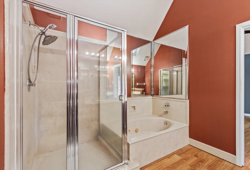 7009 ROCKY CREEK DR, Memphis, Tennessee 38125, 3 Bedroom Bedrooms, 6 Room Rooms,2 BathroomBathrooms,Residential,For Sale,ROCKY CREEK,0,10223349