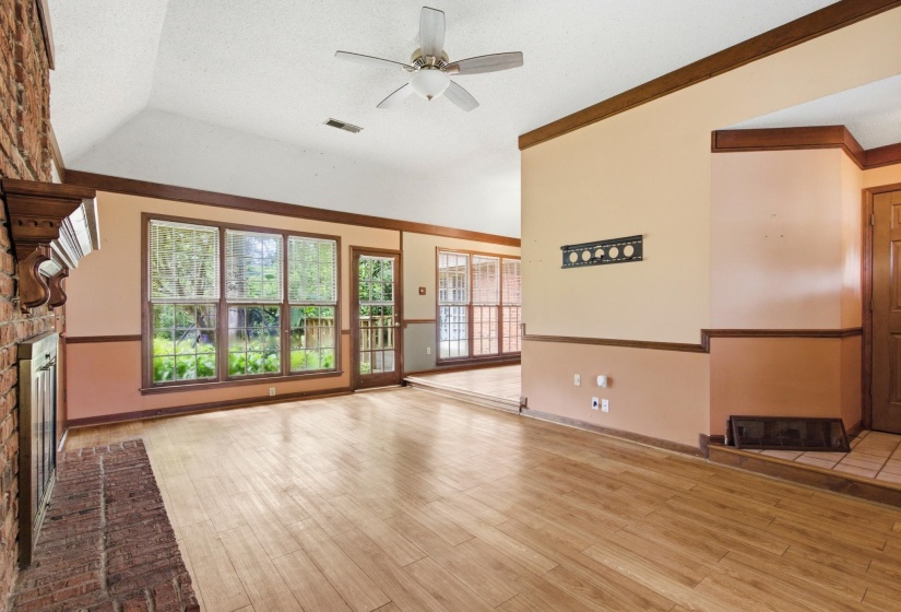 7009 ROCKY CREEK DR, Memphis, Tennessee 38125, 3 Bedroom Bedrooms, 6 Room Rooms,2 BathroomBathrooms,Residential,For Sale,ROCKY CREEK,0,10223349