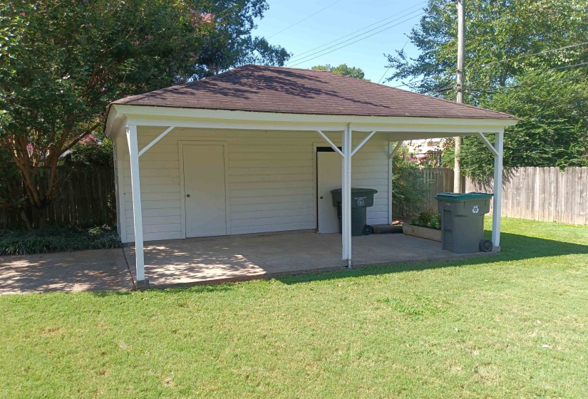 1055 WOODVIEW DR, Memphis, Tennessee 38117, 3 Bedroom Bedrooms, 7 Room Rooms,2 BathroomBathrooms,Residential,For Sale,WOODVIEW,0,10226007
