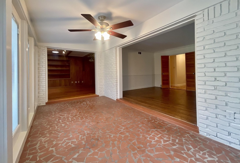 1055 WOODVIEW DR, Memphis, Tennessee 38117, 3 Bedroom Bedrooms, 7 Room Rooms,2 BathroomBathrooms,Residential,For Sale,WOODVIEW,0,10226007
