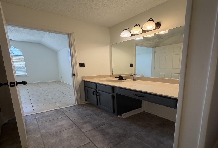 8362 CREEK FRONT DR, Memphis, Tennessee 38016, 2 Bedroom Bedrooms, 5 Room Rooms,2 BathroomBathrooms,Residential,For Sale,CREEK FRONT,0,10228673