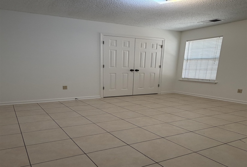 8362 CREEK FRONT DR, Memphis, Tennessee 38016, 2 Bedroom Bedrooms, 5 Room Rooms,2 BathroomBathrooms,Residential,For Sale,CREEK FRONT,0,10228673