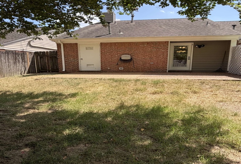 8362 CREEK FRONT DR, Memphis, Tennessee 38016, 2 Bedroom Bedrooms, 5 Room Rooms,2 BathroomBathrooms,Residential,For Sale,CREEK FRONT,0,10228673
