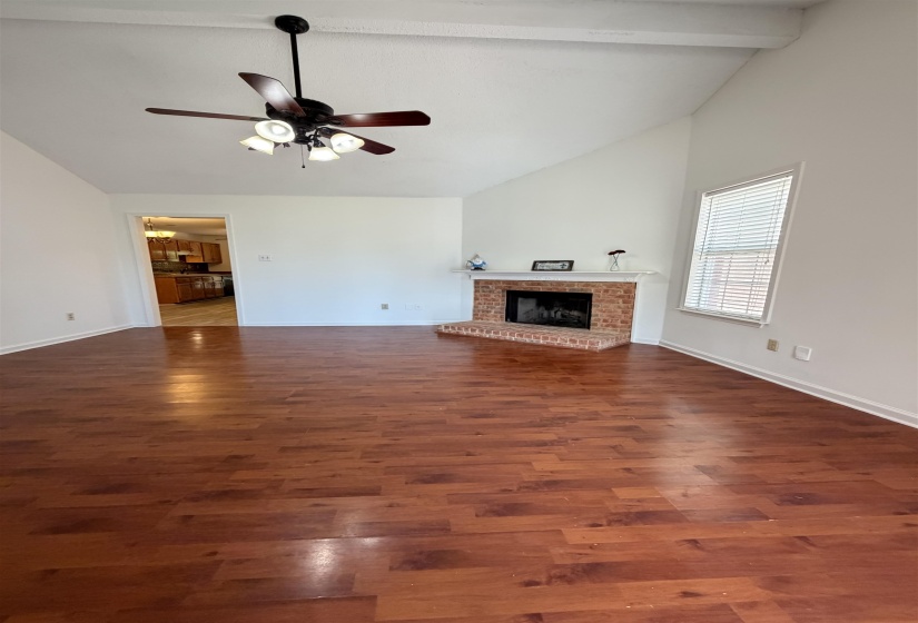 8362 CREEK FRONT DR, Memphis, Tennessee 38016, 2 Bedroom Bedrooms, 5 Room Rooms,2 BathroomBathrooms,Residential,For Sale,CREEK FRONT,0,10228673