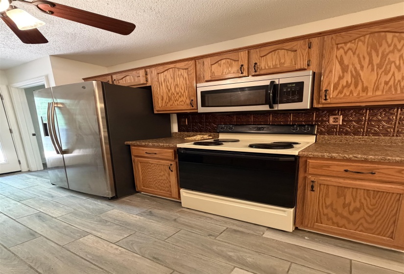 8362 CREEK FRONT DR, Memphis, Tennessee 38016, 2 Bedroom Bedrooms, 5 Room Rooms,2 BathroomBathrooms,Residential,For Sale,CREEK FRONT,0,10228673