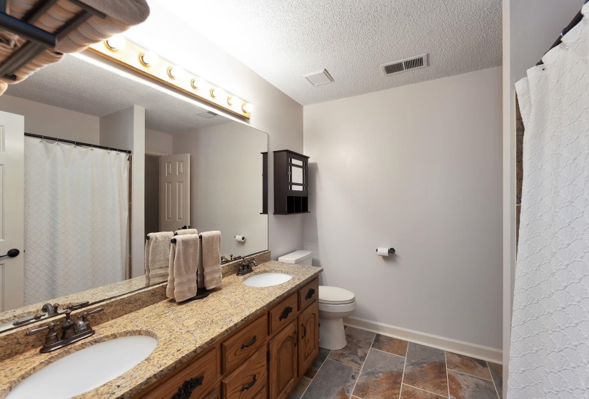 430 BELTON RD, Ripley, Tennessee 38063-8282, 4 Bedroom Bedrooms, 10 Room Rooms,3.1 BathroomBathrooms,Residential,For Sale,BELTON,0,10228674