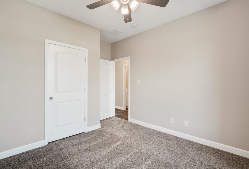 165 HUGHETTA ST, Oakland, Tennessee 38060, 5 Bedroom Bedrooms, 11 Room Rooms,3 BathroomBathrooms,Residential,For Sale,HUGHETTA,0,10228681