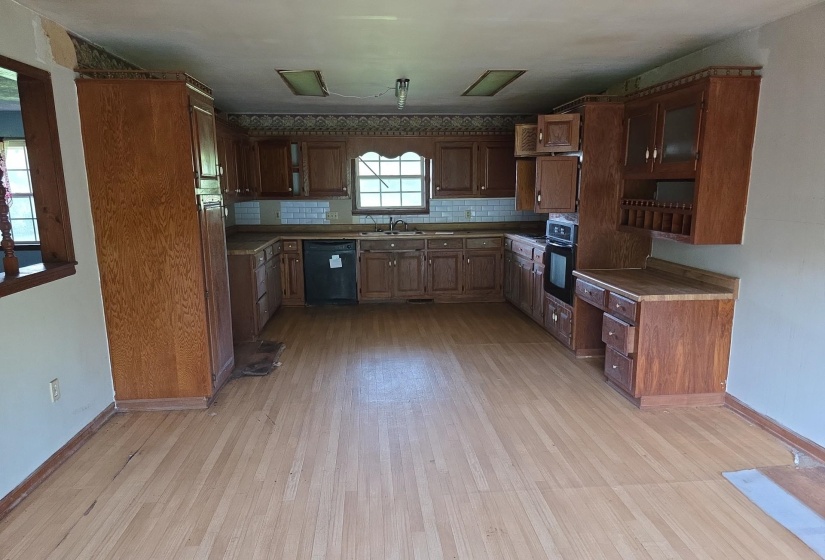 5646 RAMER SELMER RD, Selmer, Tennessee 38375, 3 Bedroom Bedrooms, 9 Room Rooms,2.1 BathroomBathrooms,Residential,For Sale,RAMER SELMER,0,10228684