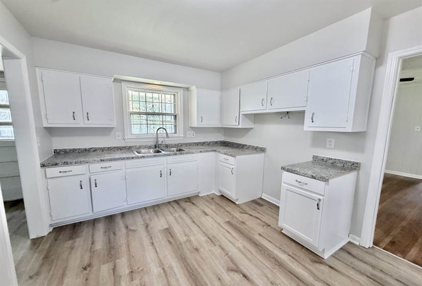 4336 ANNA DR, Memphis, Tennessee 38109, 3 Bedroom Bedrooms, 5 Room Rooms,1.1 BathroomBathrooms,Residential,For Sale,ANNA,0,10228686