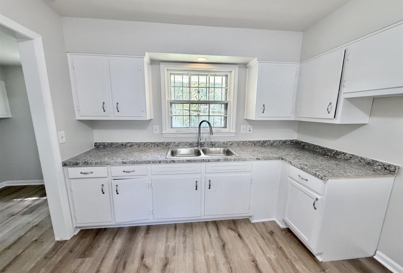 4336 ANNA DR, Memphis, Tennessee 38109, 3 Bedroom Bedrooms, 5 Room Rooms,1.1 BathroomBathrooms,Residential,For Sale,ANNA,0,10228686