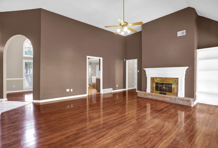 2004 MYRON CV, Memphis, Tennessee 38016, 3 Bedroom Bedrooms, 7 Room Rooms,2 BathroomBathrooms,Residential,For Sale,MYRON,0,10228689