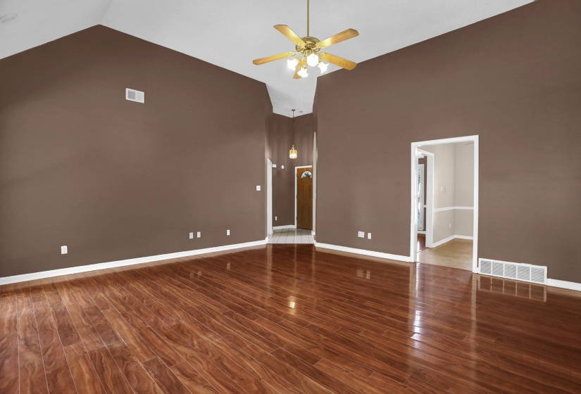 2004 MYRON CV, Memphis, Tennessee 38016, 3 Bedroom Bedrooms, 7 Room Rooms,2 BathroomBathrooms,Residential,For Sale,MYRON,0,10228689