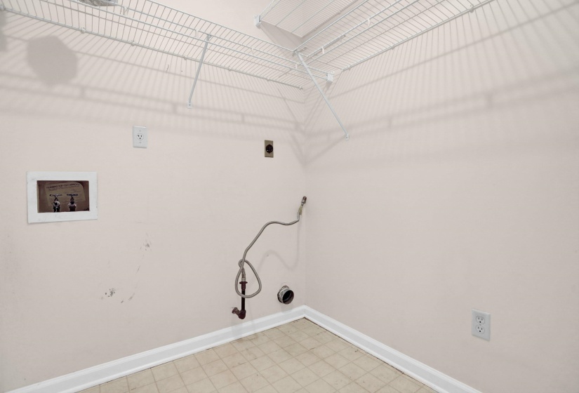 2004 MYRON CV, Memphis, Tennessee 38016, 3 Bedroom Bedrooms, 7 Room Rooms,2 BathroomBathrooms,Residential,For Sale,MYRON,0,10228689