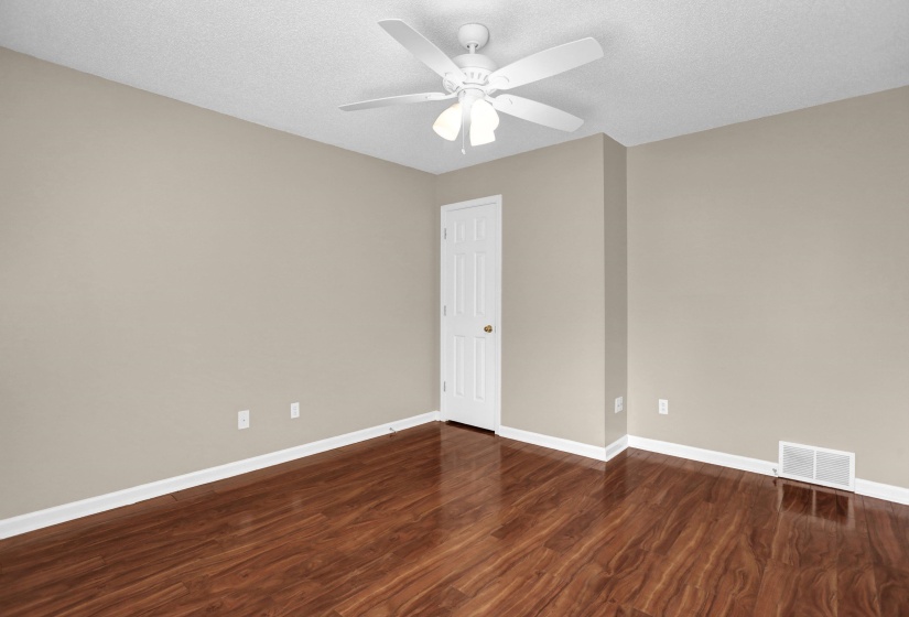 2004 MYRON CV, Memphis, Tennessee 38016, 3 Bedroom Bedrooms, 7 Room Rooms,2 BathroomBathrooms,Residential,For Sale,MYRON,0,10228689