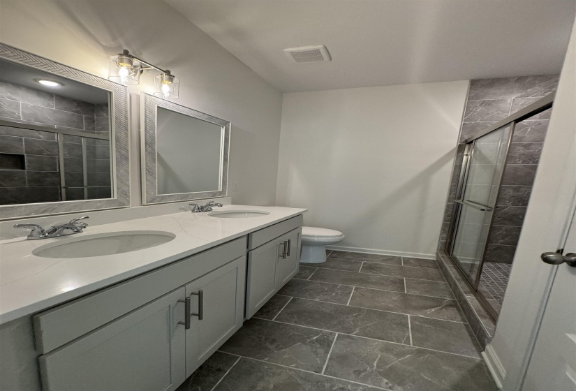 12370 MAIN ST, Somerville, Tennessee 38068, 2 Bedroom Bedrooms, 6 Room Rooms,2 BathroomBathrooms,Residential,For Sale,MAIN,0,10228692