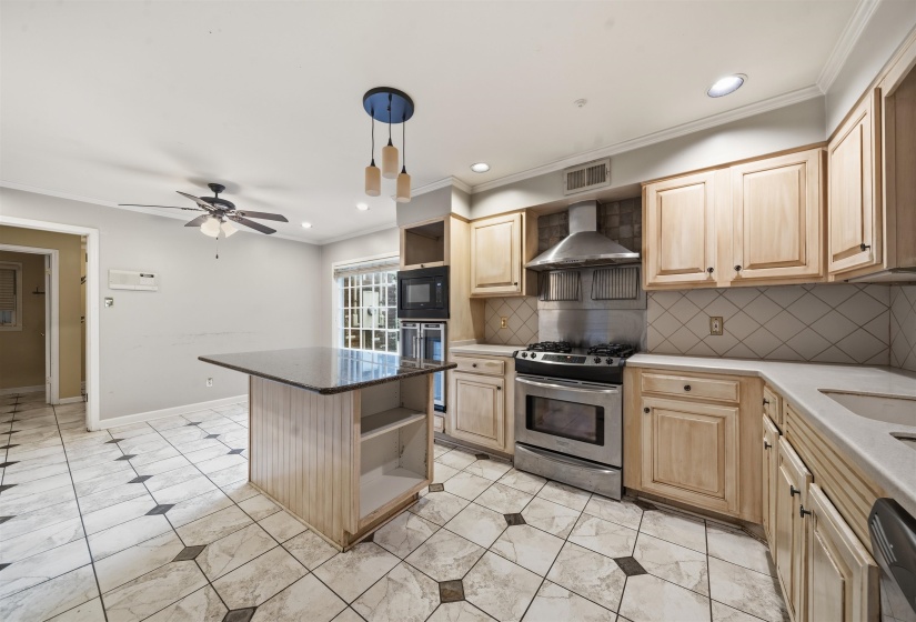 2249 KIRBY PKY, Memphis, Tennessee 38119, 4 Bedroom Bedrooms, 10 Room Rooms,4.1 BathroomBathrooms,Residential,For Sale,KIRBY,0,10228693