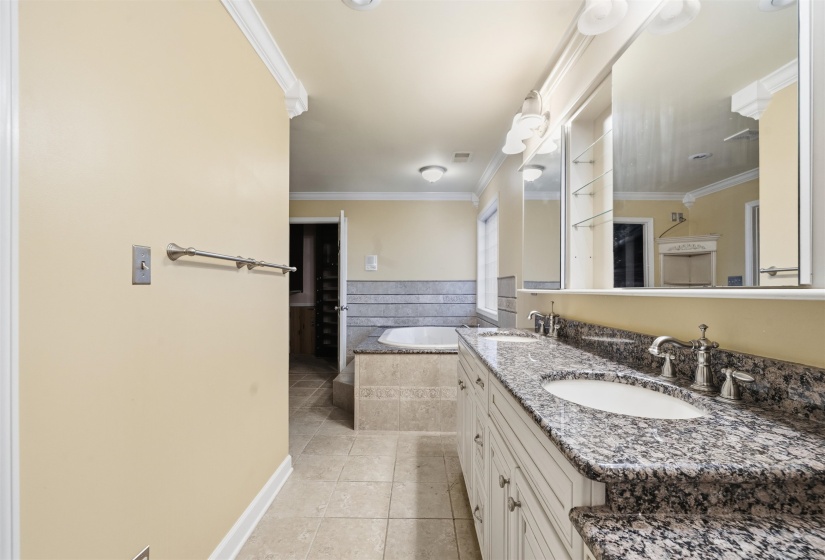 2249 KIRBY PKY, Memphis, Tennessee 38119, 4 Bedroom Bedrooms, 10 Room Rooms,4.1 BathroomBathrooms,Residential,For Sale,KIRBY,0,10228693