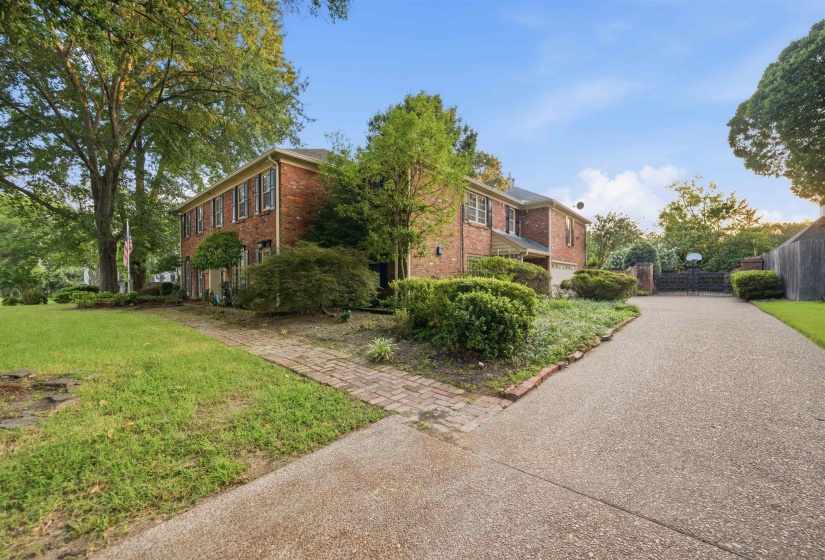2249 KIRBY PKY, Memphis, Tennessee 38119, 4 Bedroom Bedrooms, 10 Room Rooms,4.1 BathroomBathrooms,Residential,For Sale,KIRBY,0,10228693