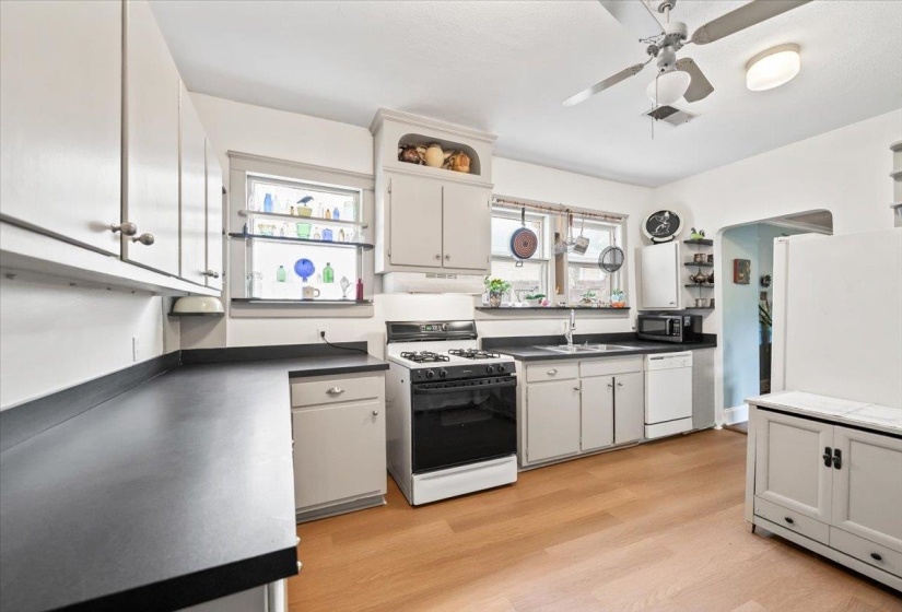130 GREER ST, Memphis, Tennessee 38111, 3 Bedroom Bedrooms, 7 Room Rooms,1.1 BathroomBathrooms,Residential,For Sale,GREER,0,10228696