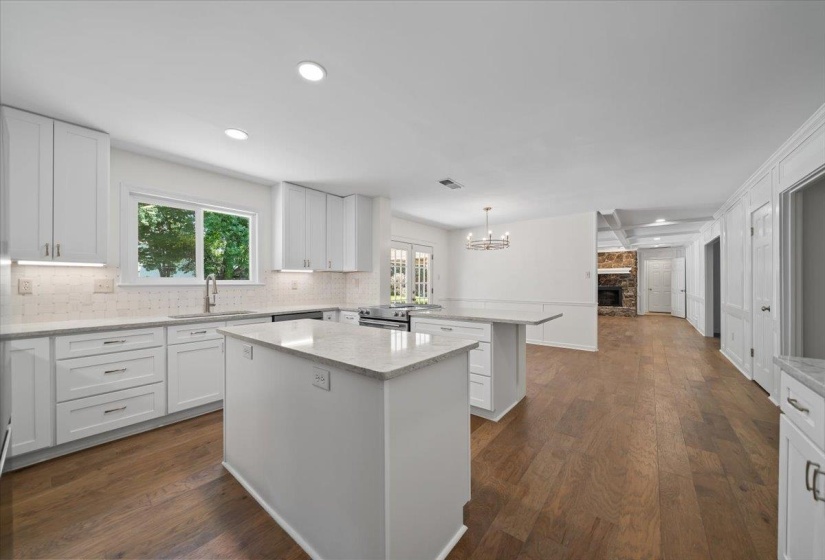 1290 PEBBLE CREEK LN, Memphis, Tennessee 38120, 4 Bedroom Bedrooms, 9 Room Rooms,3 BathroomBathrooms,Residential,For Sale,PEBBLE CREEK,0,10228697