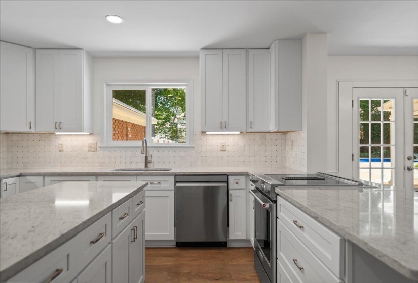 1290 PEBBLE CREEK LN, Memphis, Tennessee 38120, 4 Bedroom Bedrooms, 9 Room Rooms,3 BathroomBathrooms,Residential,For Sale,PEBBLE CREEK,0,10228697