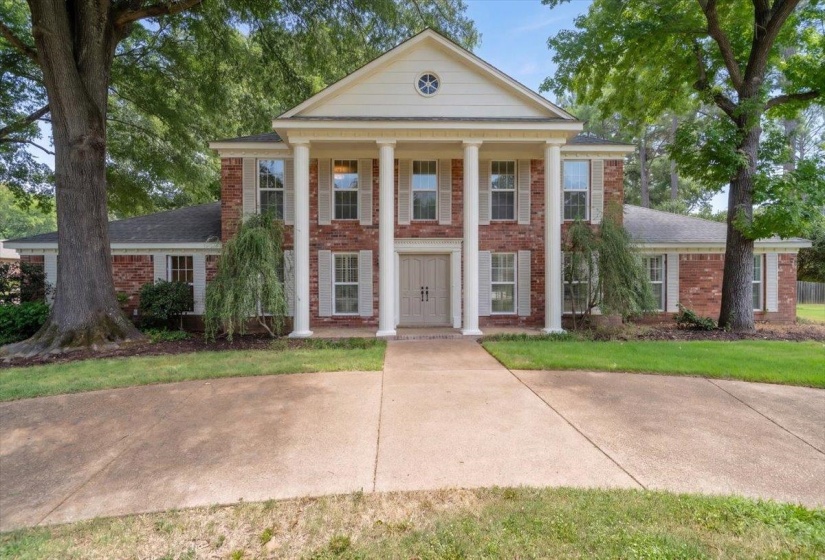 1290 PEBBLE CREEK LN, Memphis, Tennessee 38120, 4 Bedroom Bedrooms, 9 Room Rooms,3 BathroomBathrooms,Residential,For Sale,PEBBLE CREEK,0,10228697