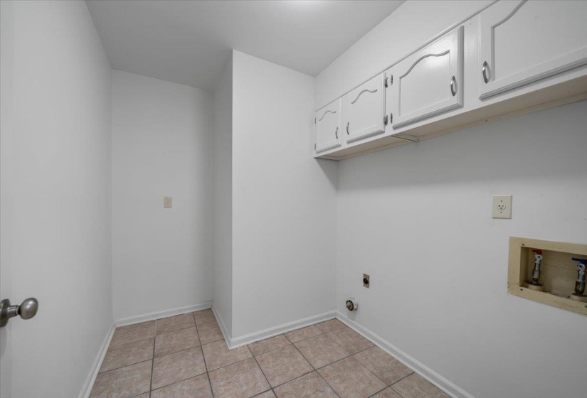 1290 PEBBLE CREEK LN, Memphis, Tennessee 38120, 4 Bedroom Bedrooms, 9 Room Rooms,3 BathroomBathrooms,Residential,For Sale,PEBBLE CREEK,0,10228697