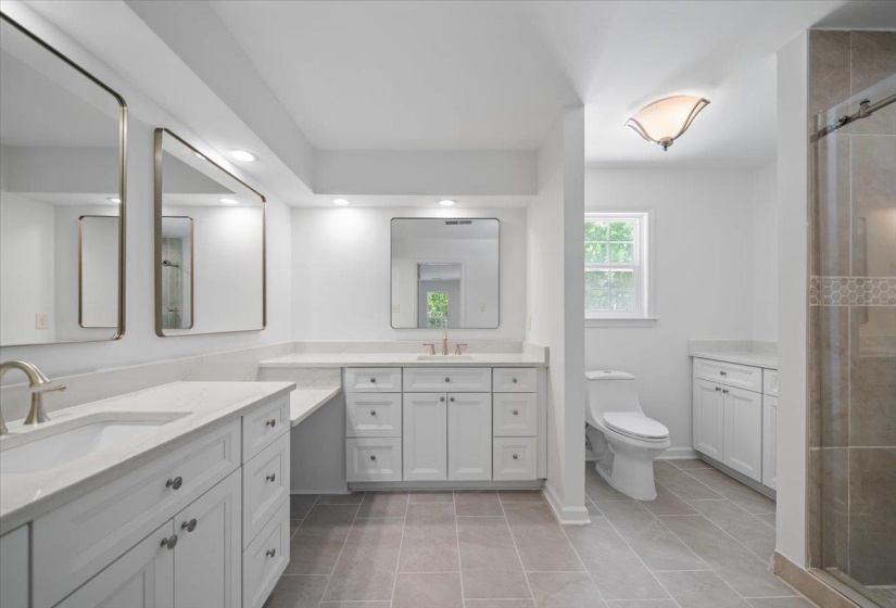 1290 PEBBLE CREEK LN, Memphis, Tennessee 38120, 4 Bedroom Bedrooms, 9 Room Rooms,3 BathroomBathrooms,Residential,For Sale,PEBBLE CREEK,0,10228697