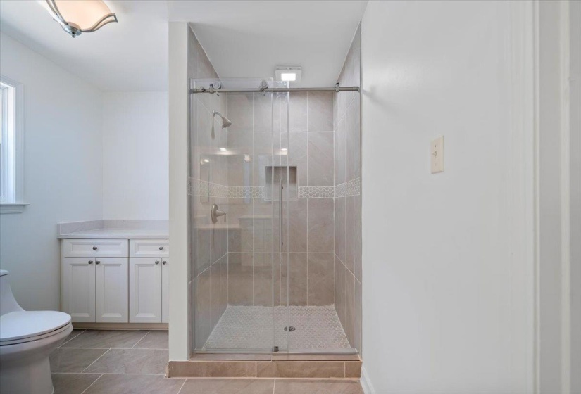 1290 PEBBLE CREEK LN, Memphis, Tennessee 38120, 4 Bedroom Bedrooms, 9 Room Rooms,3 BathroomBathrooms,Residential,For Sale,PEBBLE CREEK,0,10228697