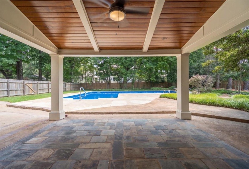 1290 PEBBLE CREEK LN, Memphis, Tennessee 38120, 4 Bedroom Bedrooms, 9 Room Rooms,3 BathroomBathrooms,Residential,For Sale,PEBBLE CREEK,0,10228697