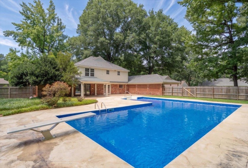 1290 PEBBLE CREEK LN, Memphis, Tennessee 38120, 4 Bedroom Bedrooms, 9 Room Rooms,3 BathroomBathrooms,Residential,For Sale,PEBBLE CREEK,0,10228697