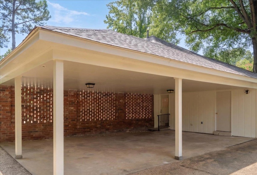 1290 PEBBLE CREEK LN, Memphis, Tennessee 38120, 4 Bedroom Bedrooms, 9 Room Rooms,3 BathroomBathrooms,Residential,For Sale,PEBBLE CREEK,0,10228697