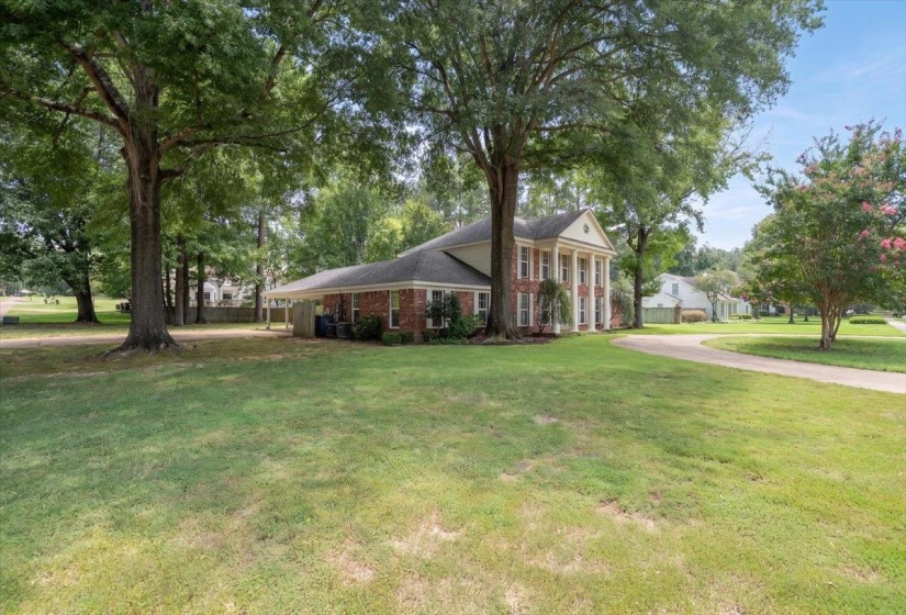 1290 PEBBLE CREEK LN, Memphis, Tennessee 38120, 4 Bedroom Bedrooms, 9 Room Rooms,3 BathroomBathrooms,Residential,For Sale,PEBBLE CREEK,0,10228697
