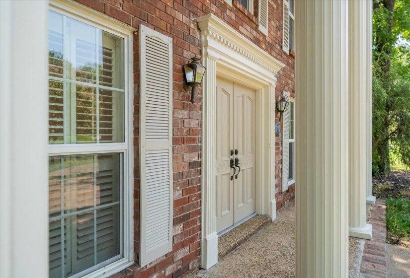 1290 PEBBLE CREEK LN, Memphis, Tennessee 38120, 4 Bedroom Bedrooms, 9 Room Rooms,3 BathroomBathrooms,Residential,For Sale,PEBBLE CREEK,0,10228697