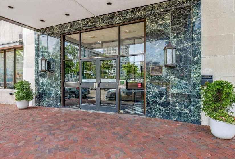 109 MAIN ST, Memphis, Tennessee 38103, 2 Bedroom Bedrooms, 4 Room Rooms,2 BathroomBathrooms,Residential,For Sale,MAIN,0,10228703