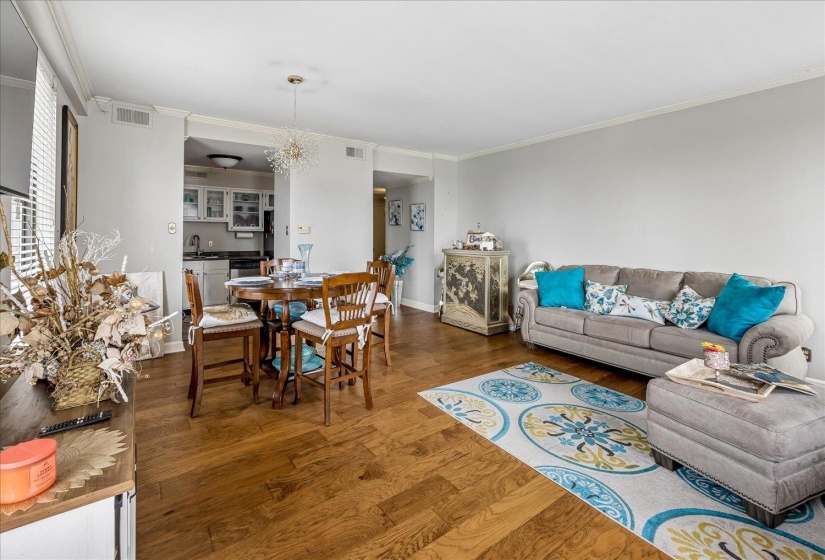 109 MAIN ST, Memphis, Tennessee 38103, 2 Bedroom Bedrooms, 4 Room Rooms,2 BathroomBathrooms,Residential,For Sale,MAIN,0,10228703