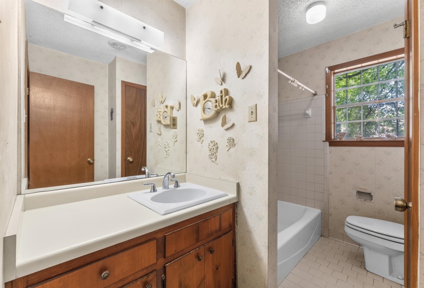 2563 CAPEWOOD DR, Memphis, Tennessee 38127, 3 Bedroom Bedrooms, 6 Room Rooms,2 BathroomBathrooms,Residential,For Sale,CAPEWOOD,0,10228708