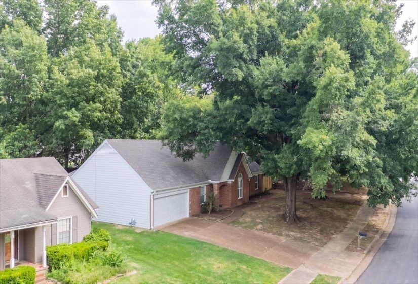 978 HUNTERS POINT DR, Memphis, Tennessee 38018, 4 Bedroom Bedrooms, 8 Room Rooms,2 BathroomBathrooms,Residential,For Sale,HUNTERS POINT,0,10228544