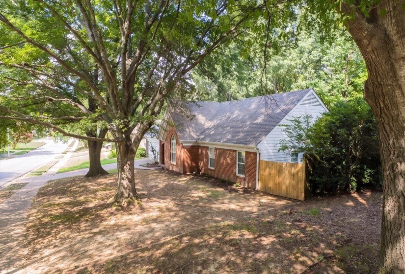 978 HUNTERS POINT DR, Memphis, Tennessee 38018, 4 Bedroom Bedrooms, 8 Room Rooms,2 BathroomBathrooms,Residential,For Sale,HUNTERS POINT,0,10228544