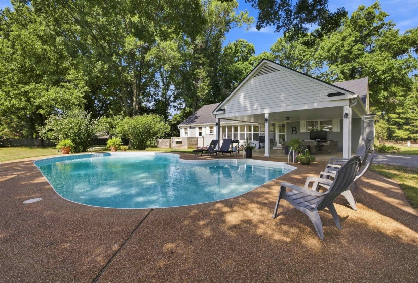6265 TWIN OAKS DR, Millington, Tennessee 38053, 5 Bedroom Bedrooms, 10 Room Rooms,3 BathroomBathrooms,Residential,For Sale,TWIN OAKS,0,10228591