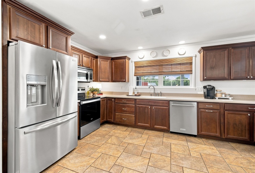 6265 TWIN OAKS DR, Millington, Tennessee 38053, 5 Bedroom Bedrooms, 10 Room Rooms,3 BathroomBathrooms,Residential,For Sale,TWIN OAKS,0,10228591